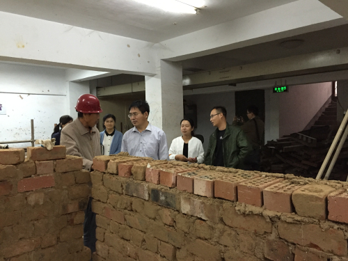 李老师介绍我校实训工厂