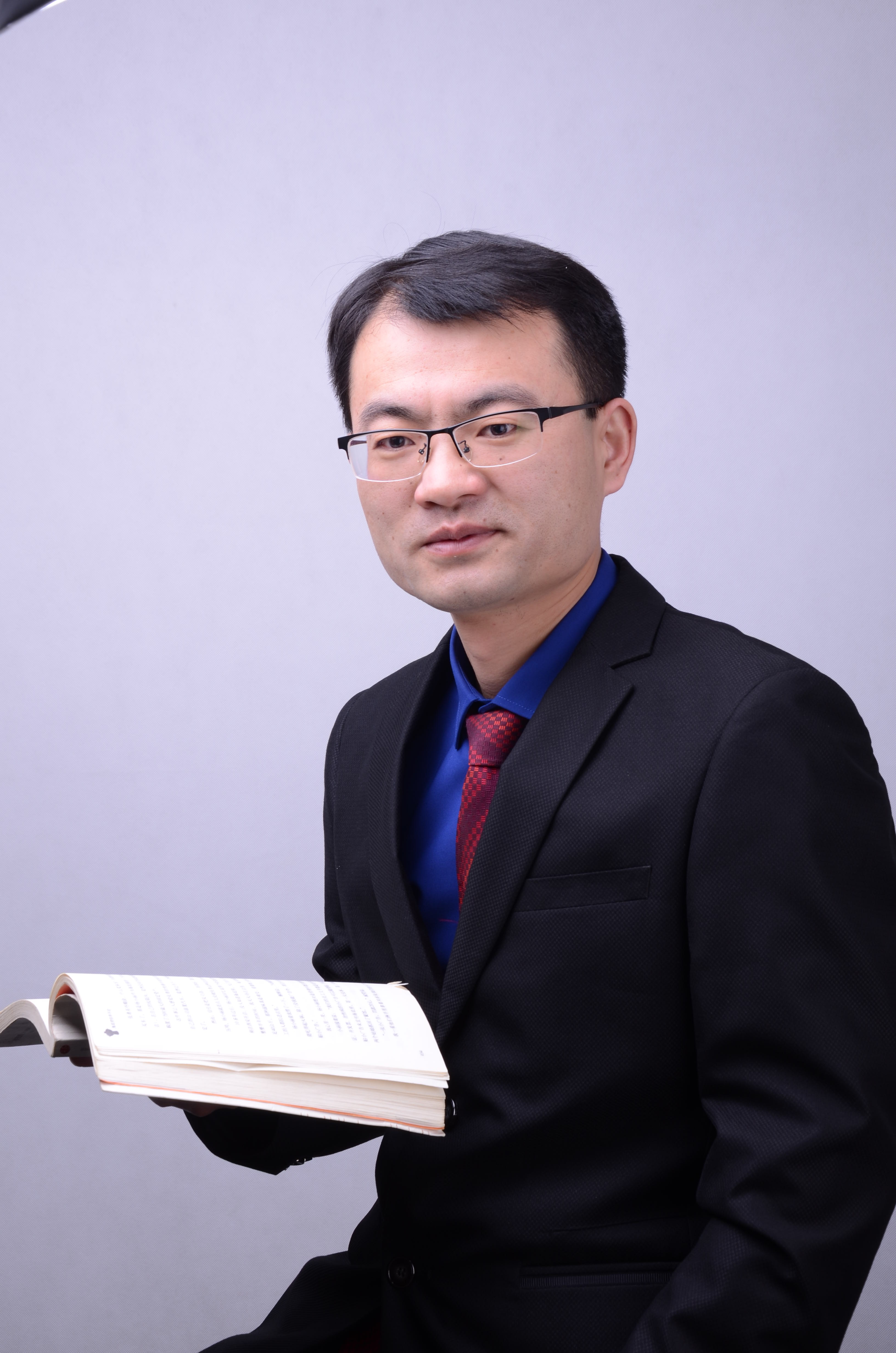 首页 专业建设 正文姓名:魏国安  出生地:河南郑州 职称:副教授  职务